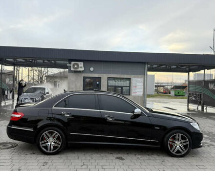 Черный Мерседес Е-Класс, объемом двигателя 2.2 л и пробегом 470 тыс. км за 12500 $, фото 4 на Automoto.ua