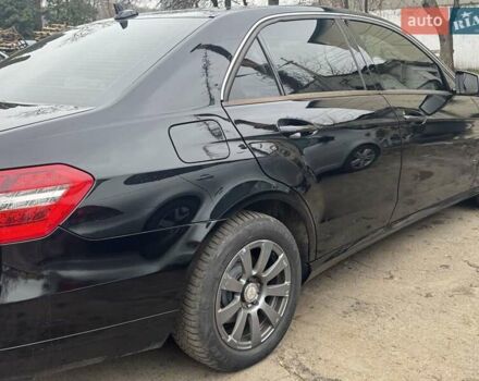 Черный Мерседес Е-Класс, объемом двигателя 1.8 л и пробегом 370 тыс. км за 10500 $, фото 13 на Automoto.ua