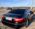 Черный Мерседес Е-Класс, объемом двигателя 2.1 л и пробегом 400 тыс. км за 10500 $, фото 3 на Automoto.ua