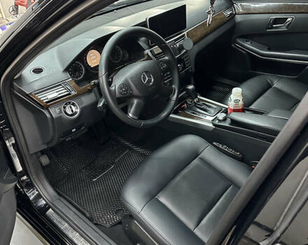 Черный Мерседес Е-Класс, объемом двигателя 1.8 л и пробегом 360 тыс. км за 12000 $, фото 17 на Automoto.ua