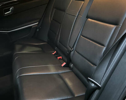 Черный Мерседес Е-Класс, объемом двигателя 2.2 л и пробегом 268 тыс. км за 10800 $, фото 19 на Automoto.ua