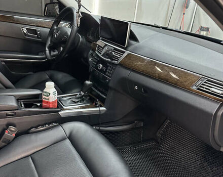 Черный Мерседес Е-Класс, объемом двигателя 1.8 л и пробегом 360 тыс. км за 12000 $, фото 12 на Automoto.ua