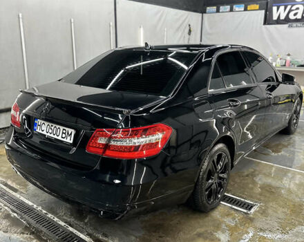 Черный Мерседес Е-Класс, объемом двигателя 1.8 л и пробегом 360 тыс. км за 12000 $, фото 4 на Automoto.ua