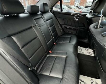 Черный Мерседес Е-Класс, объемом двигателя 3.5 л и пробегом 330 тыс. км за 11700 $, фото 8 на Automoto.ua