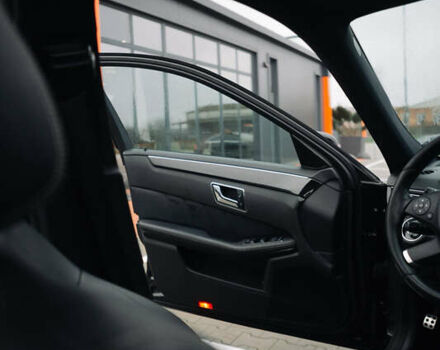 Чорний Мерседес Е-Клас, об'ємом двигуна 2.99 л та пробігом 270 тис. км за 14500 $, фото 39 на Automoto.ua