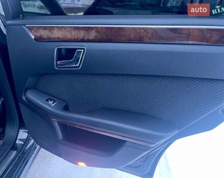 Черный Мерседес Е-Класс, объемом двигателя 2.14 л и пробегом 286 тыс. км за 12700 $, фото 19 на Automoto.ua