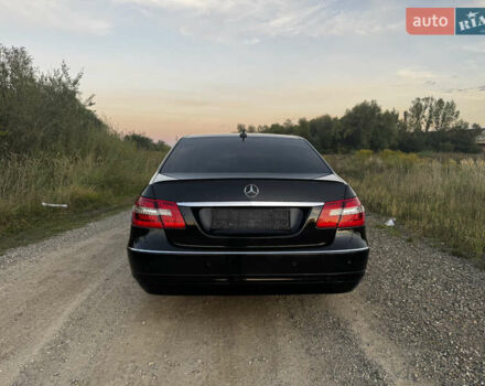 Мерседес Е-Класс 2011 в Коломые на Automoto.ua Черный Мерседес Е-Класс, объемом двигателя 2.14 л и пробегом 376 тыс. км за 12600 $, фото 4 на Automoto.ua