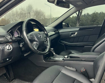 Черный Мерседес Е-Класс, объемом двигателя 1.8 л и пробегом 271 тыс. км за 8999 $, фото 16 на Automoto.ua