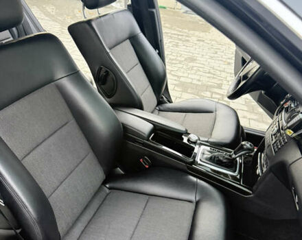 Черный Мерседес Е-Класс, объемом двигателя 2.2 л и пробегом 470 тыс. км за 12500 $, фото 9 на Automoto.ua