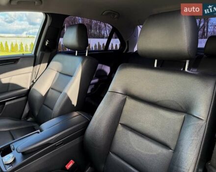 Черный Мерседес Е-Класс, объемом двигателя 2.14 л и пробегом 254 тыс. км за 14800 $, фото 19 на Automoto.ua