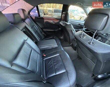 Чорний Мерседес Е-Клас, об'ємом двигуна 2.14 л та пробігом 298 тис. км за 11900 $, фото 32 на Automoto.ua