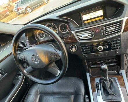 Чорний Мерседес Е-Клас, об'ємом двигуна 2.1 л та пробігом 270 тис. км за 10200 $, фото 7 на Automoto.ua