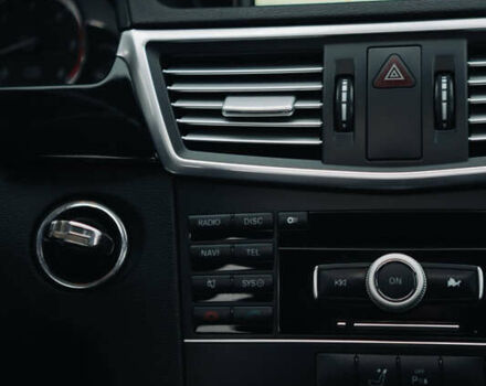 Чорний Мерседес Е-Клас, об'ємом двигуна 2.99 л та пробігом 270 тис. км за 14500 $, фото 41 на Automoto.ua