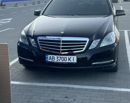 Черный Мерседес Е-Класс, объемом двигателя 2.2 л и пробегом 210 тыс. км за 15000 $, фото 2 на Automoto.ua