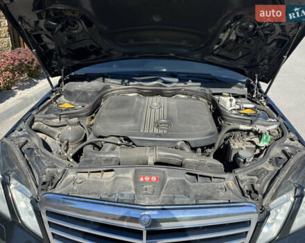 Чорний Мерседес Е-Клас, об'ємом двигуна 2.14 л та пробігом 334 тис. км за 13000 $, фото 16 на Automoto.ua