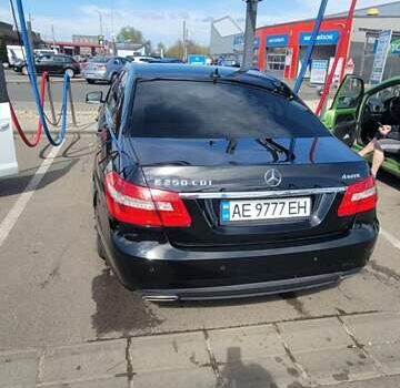Черный Мерседес Е-Класс, объемом двигателя 2.1 л и пробегом 165 тыс. км за 17688 $, фото 6 на Automoto.ua