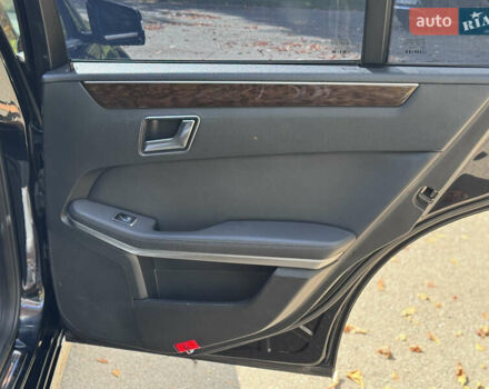 Мерседес Е-Клас 2012 у Вінниці на Automoto.ua Чорний Мерседес Е-Клас, об'ємом двигуна 1.8 л та пробігом 342 тис. км за 9600 $, фото 27 на Automoto.ua