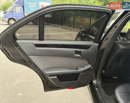 Чорний Мерседес Е-Клас, об'ємом двигуна 2.2 л та пробігом 393 тис. км за 14500 $, фото 9 на Automoto.ua