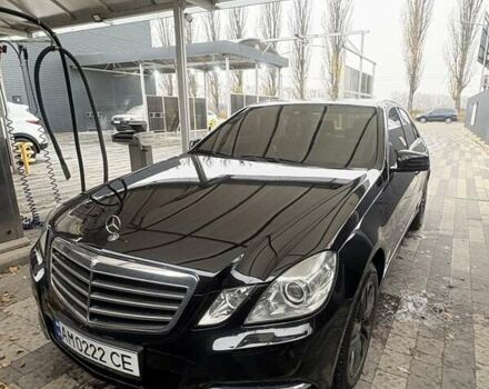 Черный Мерседес Е-Класс, объемом двигателя 2.14 л и пробегом 309 тыс. км за 15000 $, фото 1 на Automoto.ua