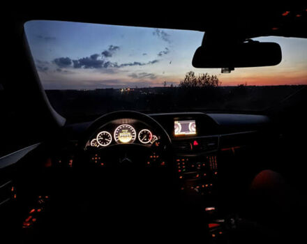 Мерседес Е-Класс 2012 в Киеве на Automoto.ua Черный Мерседес Е-Класс, объемом двигателя 2.2 л и пробегом 289 тыс. км за 12400 $, фото 22 на Automoto.ua