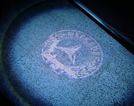 Черный Мерседес Е-Класс, объемом двигателя 2.1 л и пробегом 293 тыс. км за 12000 $, фото 8 на Automoto.ua