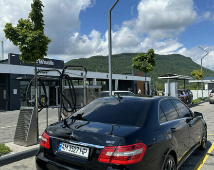 Мерседес Е-Класс 2012 в Хусте на Automoto.ua Черный Мерседес Е-Класс, объемом двигателя 1.8 л и пробегом 260 тыс. км за 13850 $, фото 3 на Automoto.ua