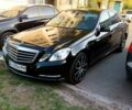 Черный Мерседес Е-Класс, объемом двигателя 1.8 л и пробегом 260 тыс. км за 10000 $, фото 1 на Automoto.ua