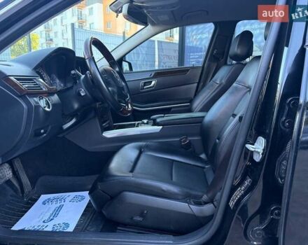 Черный Мерседес Е-Класс, объемом двигателя 2.1 л и пробегом 250 тыс. км за 12000 $, фото 13 на Automoto.ua