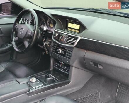 Черный Мерседес Е-Класс, объемом двигателя 2.99 л и пробегом 293 тыс. км за 13500 $, фото 30 на Automoto.ua