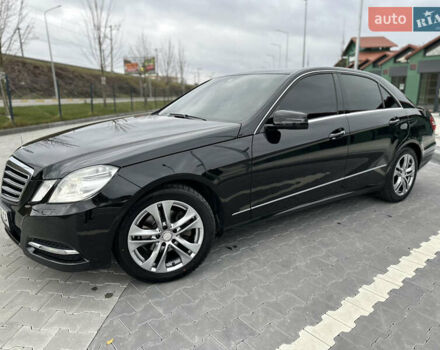 Черный Мерседес Е-Класс, объемом двигателя 2.2 л и пробегом 291 тыс. км за 13000 $, фото 1 на Automoto.ua