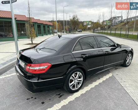 Черный Мерседес Е-Класс, объемом двигателя 2.2 л и пробегом 291 тыс. км за 13000 $, фото 7 на Automoto.ua
