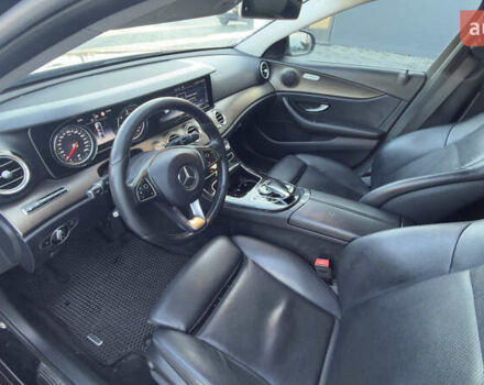 Чорний Мерседес Е-Клас, об'ємом двигуна 2.2 л та пробігом 249 тис. км за 19499 $, фото 16 на Automoto.ua