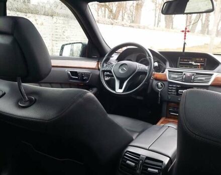 Черный Мерседес Е-Класс, объемом двигателя 3.5 л и пробегом 243 тыс. км за 16000 $, фото 21 на Automoto.ua