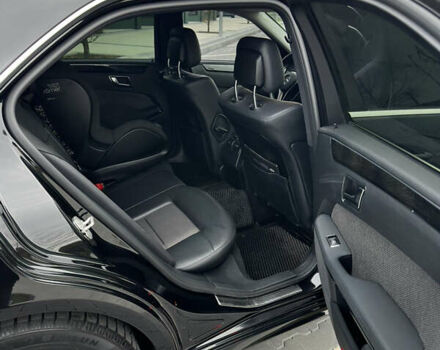 Черный Мерседес Е-Класс, объемом двигателя 2.2 л и пробегом 291 тыс. км за 13000 $, фото 17 на Automoto.ua