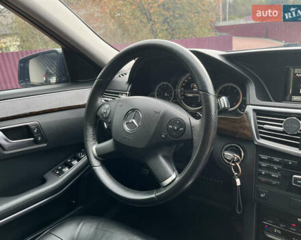 Черный Мерседес Е-Класс, объемом двигателя 2.14 л и пробегом 255 тыс. км за 14500 $, фото 83 на Automoto.ua