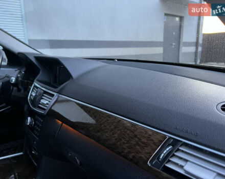 Черный Мерседес Е-Класс, объемом двигателя 2.14 л и пробегом 283 тыс. км за 12850 $, фото 23 на Automoto.ua