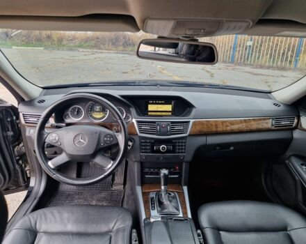 Черный Мерседес Е-Класс, объемом двигателя 1.8 л и пробегом 223 тыс. км за 9800 $, фото 12 на Automoto.ua