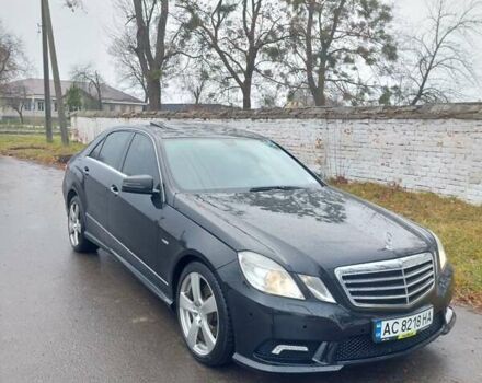 Черный Мерседес Е-Класс, объемом двигателя 3.5 л и пробегом 243 тыс. км за 16000 $, фото 2 на Automoto.ua