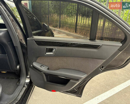 Чорний Мерседес Е-Клас, об'ємом двигуна 2.2 л та пробігом 393 тис. км за 14500 $, фото 11 на Automoto.ua