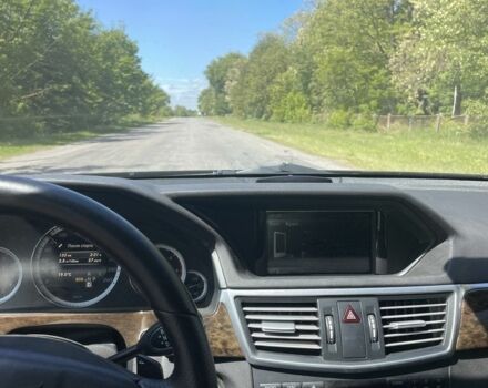 Черный Мерседес Е-Класс, объемом двигателя 2.2 л и пробегом 210 тыс. км за 15000 $, фото 20 на Automoto.ua