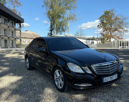 Черный Мерседес Е-Класс, объемом двигателя 2.14 л и пробегом 263 тыс. км за 12300 $, фото 2 на Automoto.ua