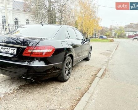 Черный Мерседес Е-Класс, объемом двигателя 2.14 л и пробегом 309 тыс. км за 15000 $, фото 23 на Automoto.ua