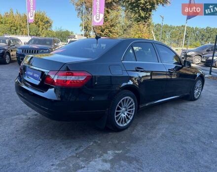 Черный Мерседес Е-Класс, объемом двигателя 2.1 л и пробегом 250 тыс. км за 12000 $, фото 4 на Automoto.ua