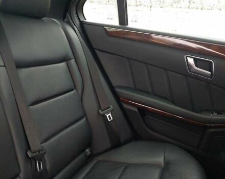 Черный Мерседес Е-Класс, объемом двигателя 3.5 л и пробегом 243 тыс. км за 16000 $, фото 17 на Automoto.ua