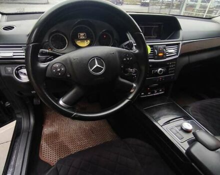 Чорний Мерседес Е-Клас, об'ємом двигуна 2.2 л та пробігом 377 тис. км за 11500 $, фото 9 на Automoto.ua