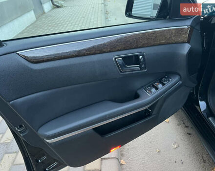 Черный Мерседес Е-Класс, объемом двигателя 2.14 л и пробегом 283 тыс. км за 12850 $, фото 14 на Automoto.ua