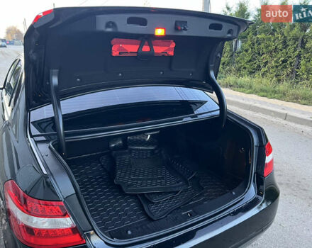 Черный Мерседес Е-Класс, объемом двигателя 2.14 л и пробегом 283 тыс. км за 12850 $, фото 18 на Automoto.ua