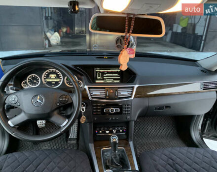 Черный Мерседес Е-Класс, объемом двигателя 2.2 л и пробегом 370 тыс. км за 12700 $, фото 16 на Automoto.ua
