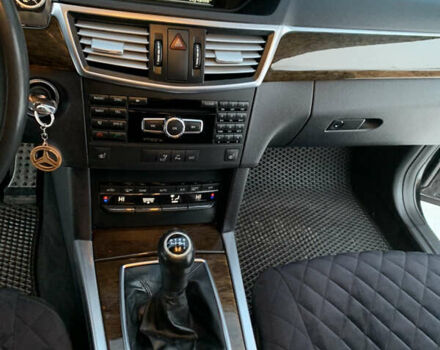 Черный Мерседес Е-Класс, объемом двигателя 2.2 л и пробегом 370 тыс. км за 12700 $, фото 26 на Automoto.ua