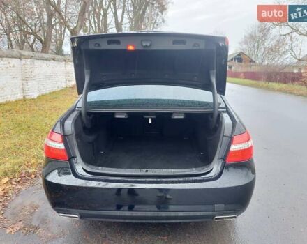 Черный Мерседес Е-Класс, объемом двигателя 3.5 л и пробегом 243 тыс. км за 16000 $, фото 7 на Automoto.ua